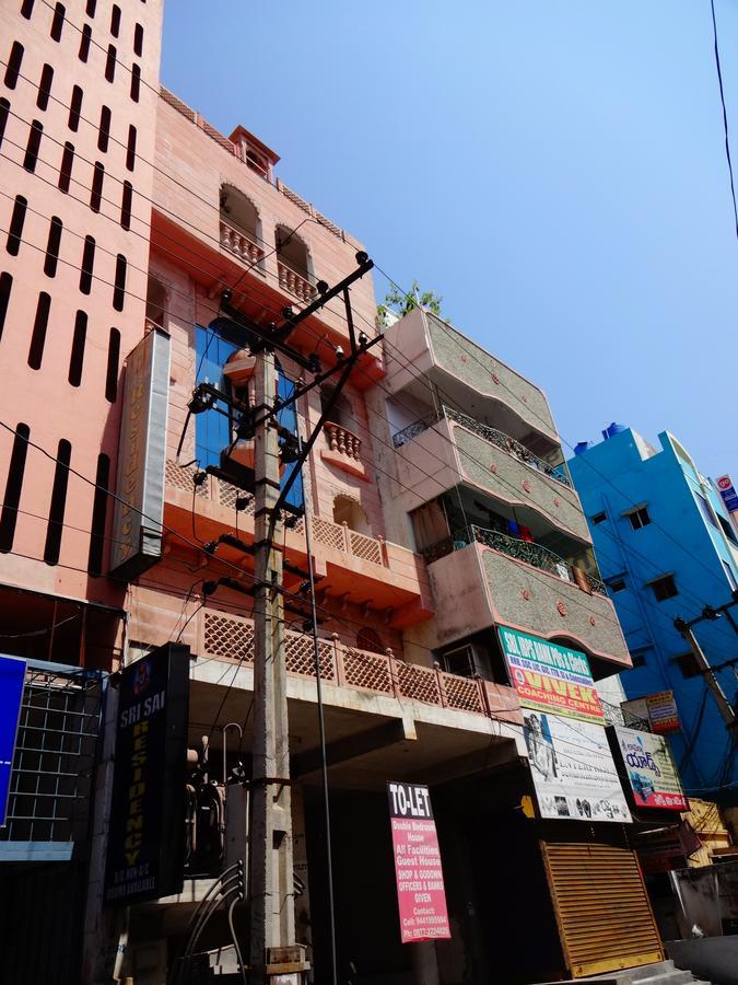 Sri Sai Residency Hotel Tirupati Bagian luar foto