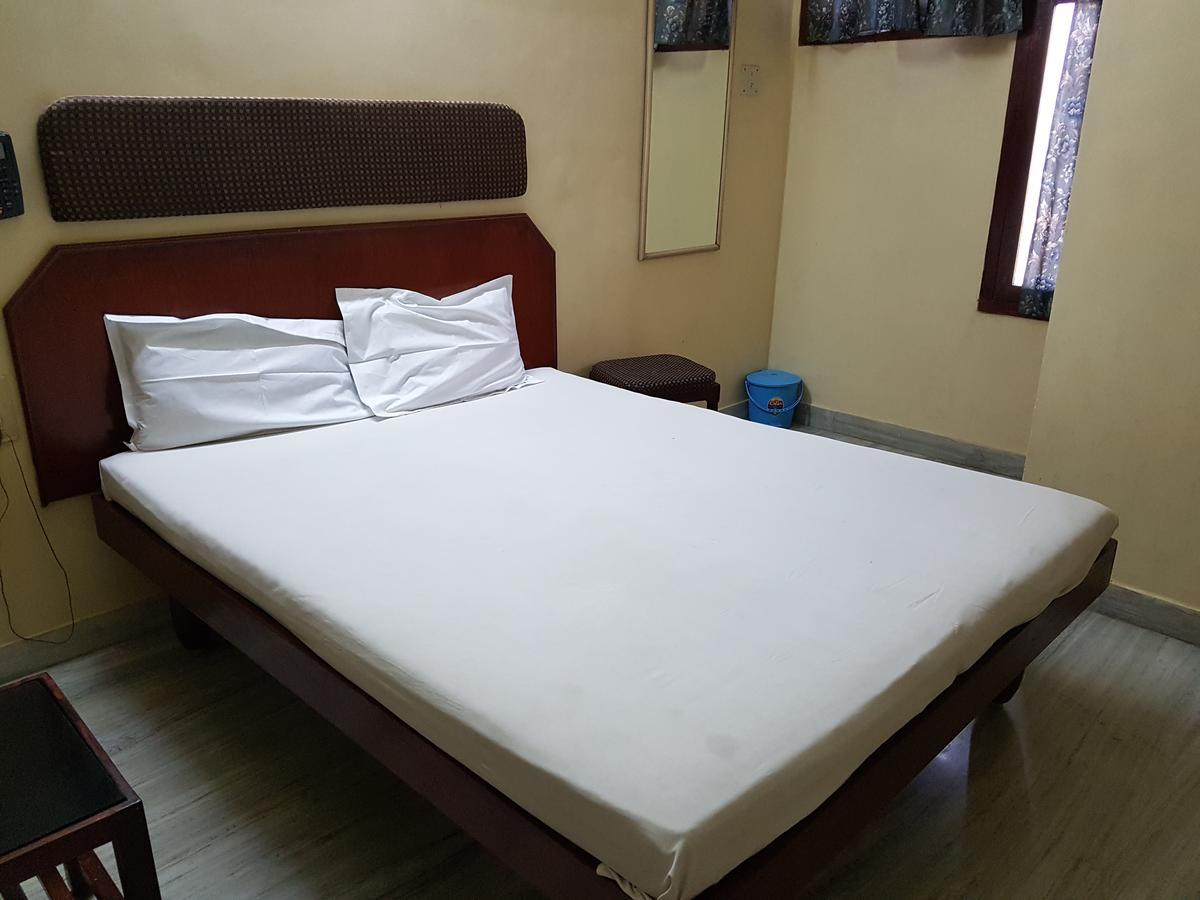 Sri Sai Residency Hotel Tirupati Bagian luar foto